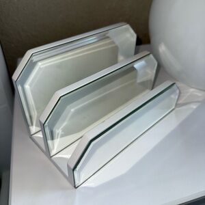 White and Mirror Organizer